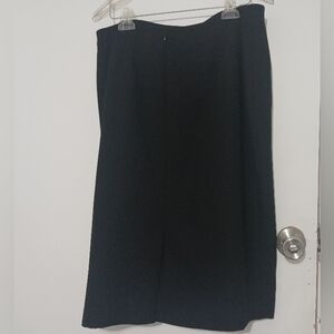 Suit Studio women's black midi skirt